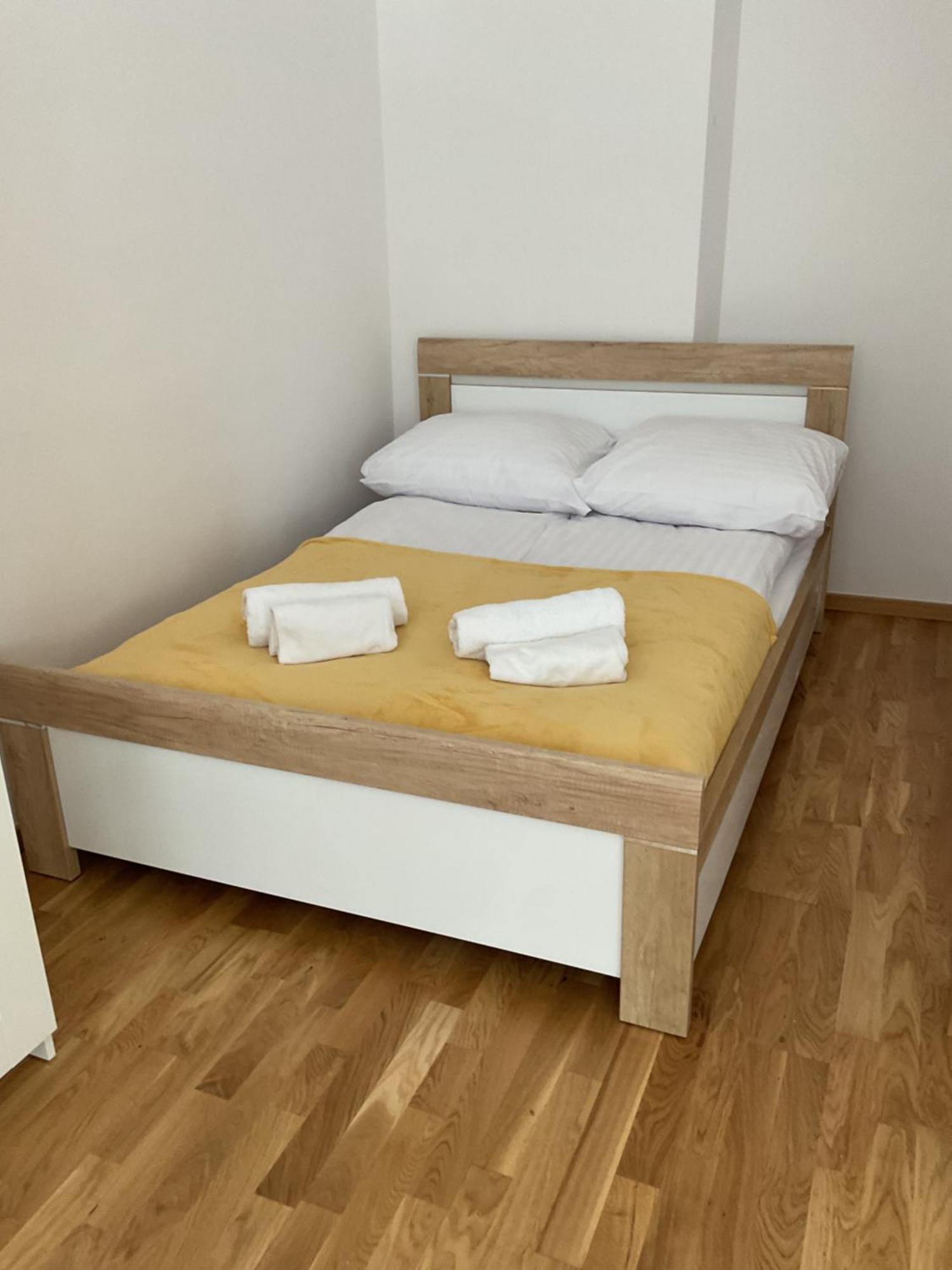Omorika Na Zamkowej Apartment Krakow Ngoại thất bức ảnh
